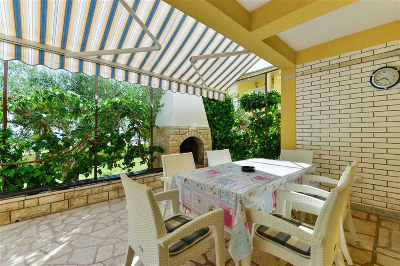 Apartment House Inga Vir Dış mekan fotoğraf