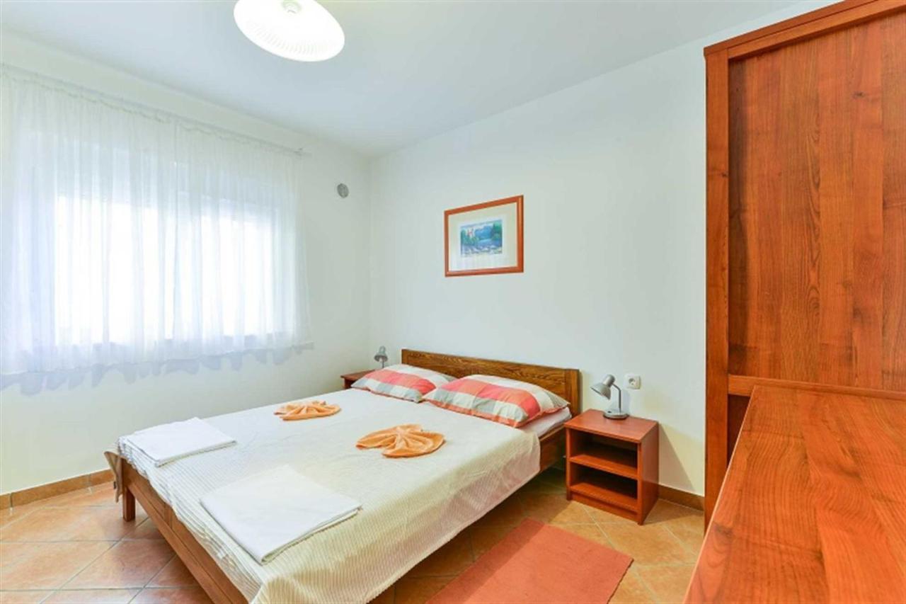 Apartment House Inga Vir Dış mekan fotoğraf