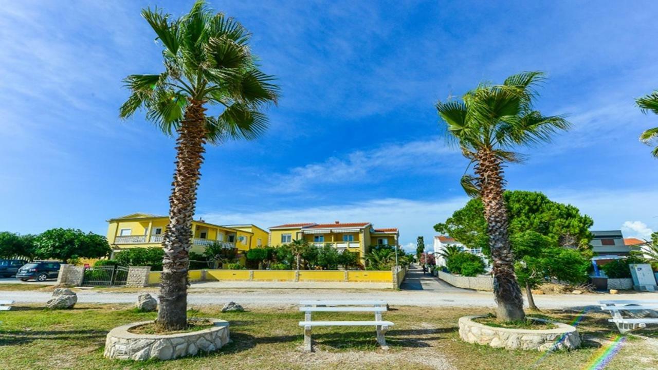 Apartment House Inga Vir Dış mekan fotoğraf